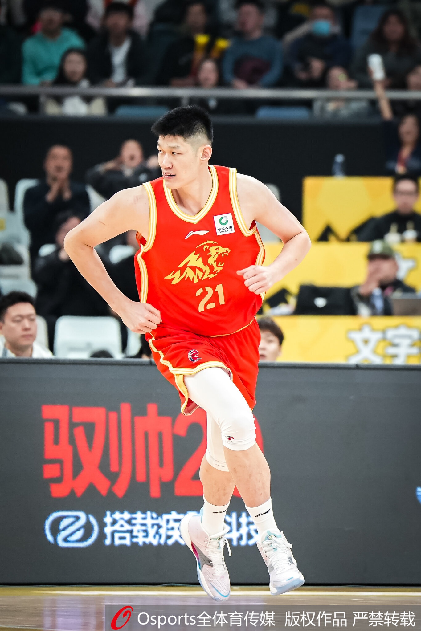 媒体人:某国企球队曾为胡金秋开7500万转会费 球员也愿加盟该队