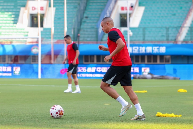 阿洛伊西：球队目前备战状态十分出色，清楚明天这场有特殊意义